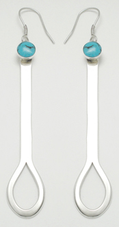 Earrings of drop lengthened with resin