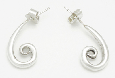 tube earrings in curl