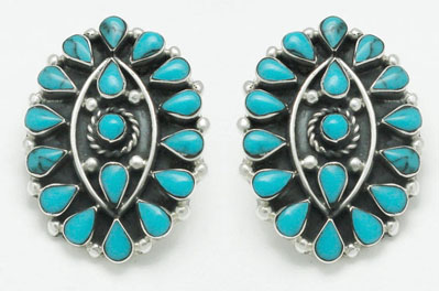 Earrings in oval with stones