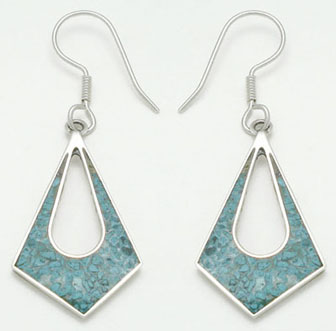 Earrings in triangle with drop