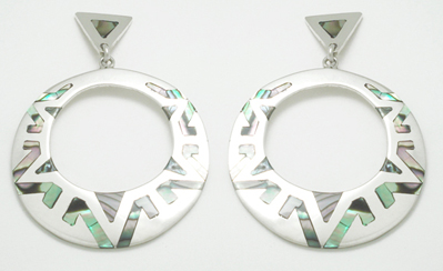 Earrings triangle and circle with design in shell
