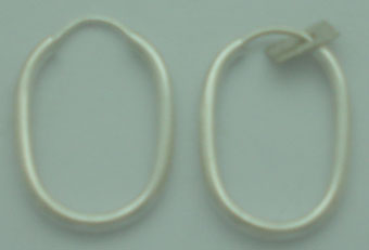 Arrracadas mini of thin  tube in oval form.