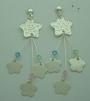 Earrings flower hammered with matches of swarovski of colors