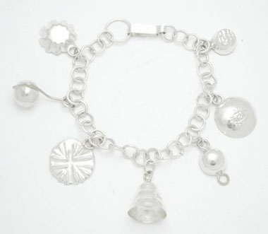 Bracelet small with figuras pendants