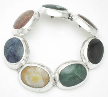 Bracelet ovals with multicolored stone