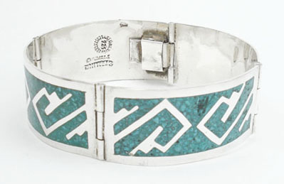 Bracelet with  border  of zipped turquoise