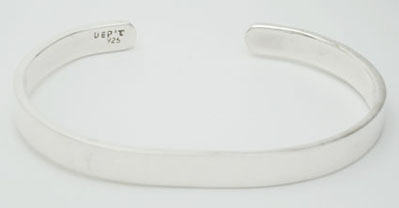 Bracelet of smooth smoothed  tube