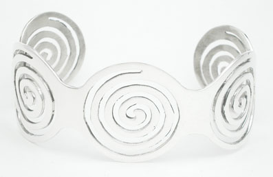 Bracelet design spiral soaked