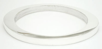 Oval bracelet boarded