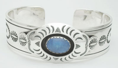 Bracelet squared in Egyptian figure and oval of sodalite