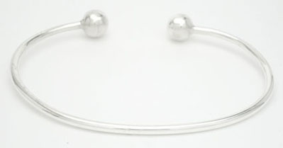 Thin bracelet with 2 spheres