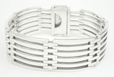 Bracelet type grill