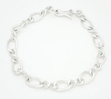 Bracelet oval and tie type chain