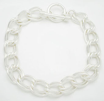 Bracelet of linked oval rings