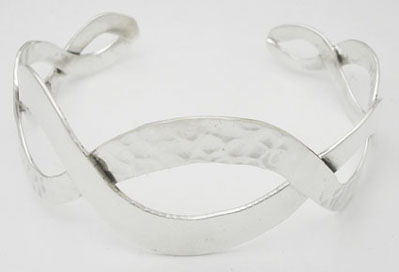 hammered and smooth bracelet of 8