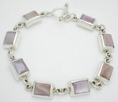 Bracelet of white shell with chain in squares