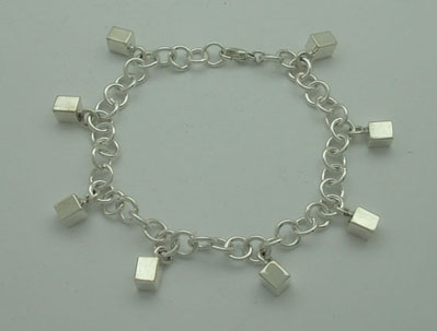 Bracelet of eight little cubes