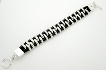 Bracelet of with 3 threads of rubber   and rubber rings