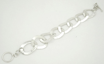 Bracelet of smooth links