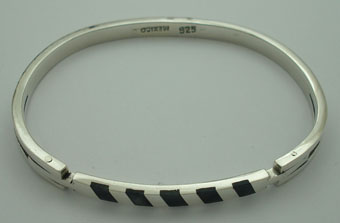 Bracelet delagado with 5 onyx bars
