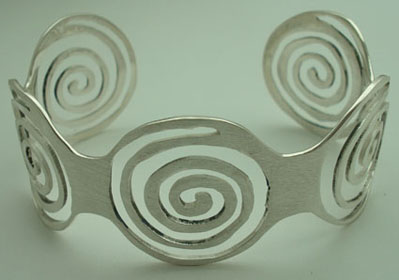 Bracelet design spiral soaked mated