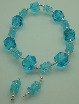 Bracelet blue crystal medium