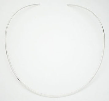 Smooth flat thin oval Neckless