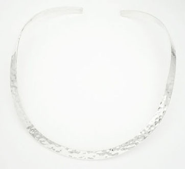 hammered oval Neckless
