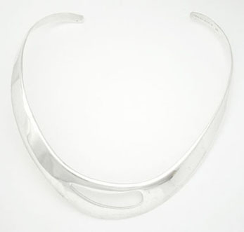 Soaked oval Neckless