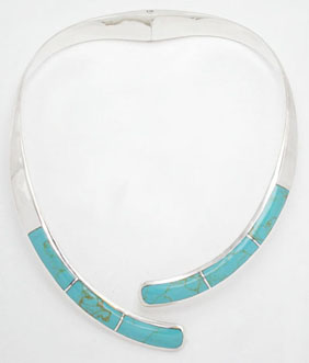 Neckless separated with turquoise quitman