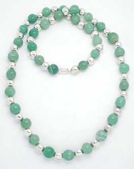 Casquilla necklace with jade stone