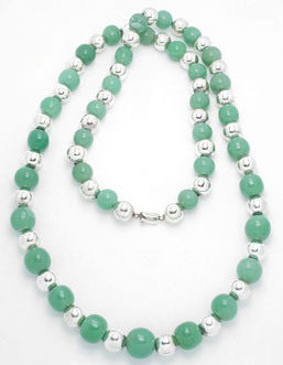 Casquilla necklace with jade balls