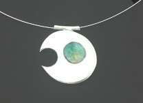 Neckless with round earring with enamel