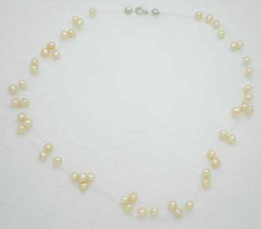 Necklace of pearls roses