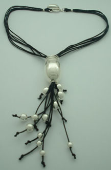 Necklace egg with black threads