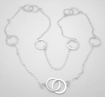 Necklace of 10 linked smooth circles
