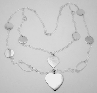 Circles necklace with dos smooth hearts