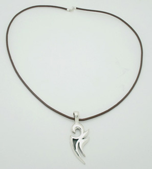 Pendant   necklace with curl and leather brown