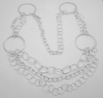 Necklace of 4 circles and links of ovals