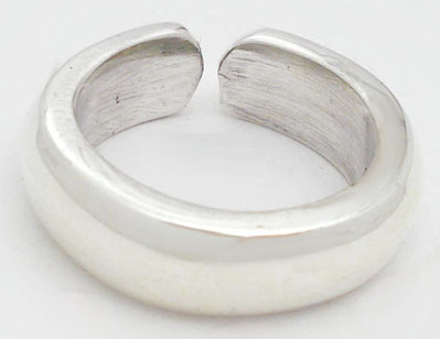 Open smooth ring