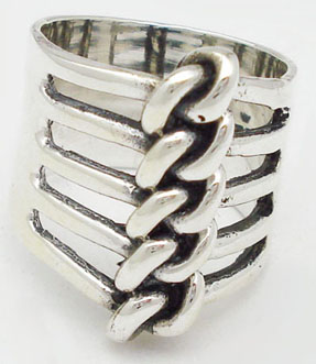 Ring braided with rectangles draggeds