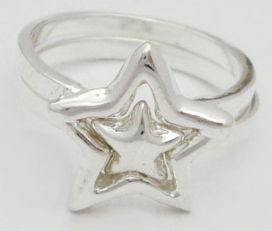 Double ring with smooth and perforated star