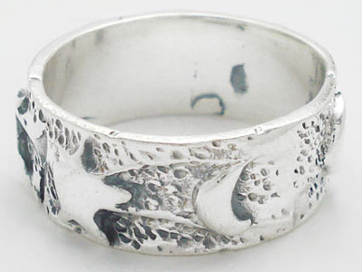 Ring of ring oxidized with moon and stars
