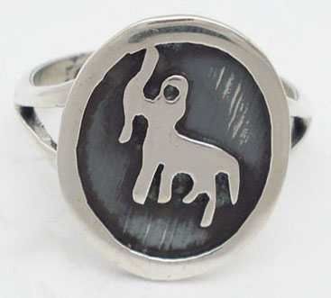 Ring of Sagittarius in oval oxidized with smooth frame