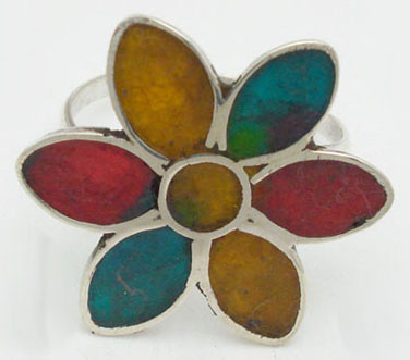 Ring of flower of pearly resin of different tones