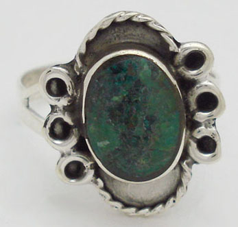 Agate ring with oval oxidized and curl