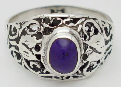 Ring with  circle  small of resin purple and dragged