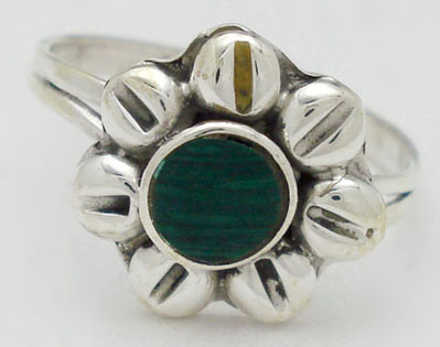 Flower ring with malaquite region small