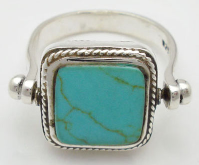 llapislazuli ring in square with circle in horseshoe