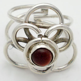 Amethyst ring in rings flower